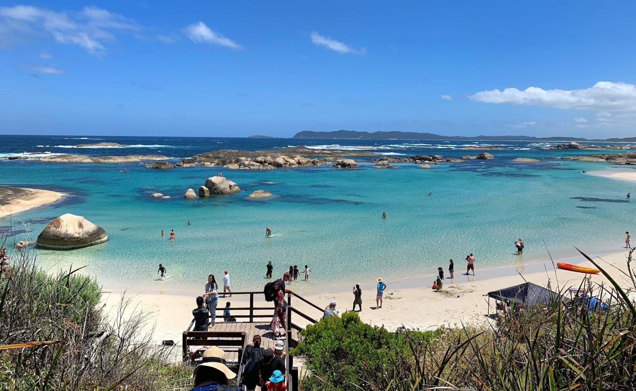 Photo de Green Pool Beach avec sable fin blanc de surface