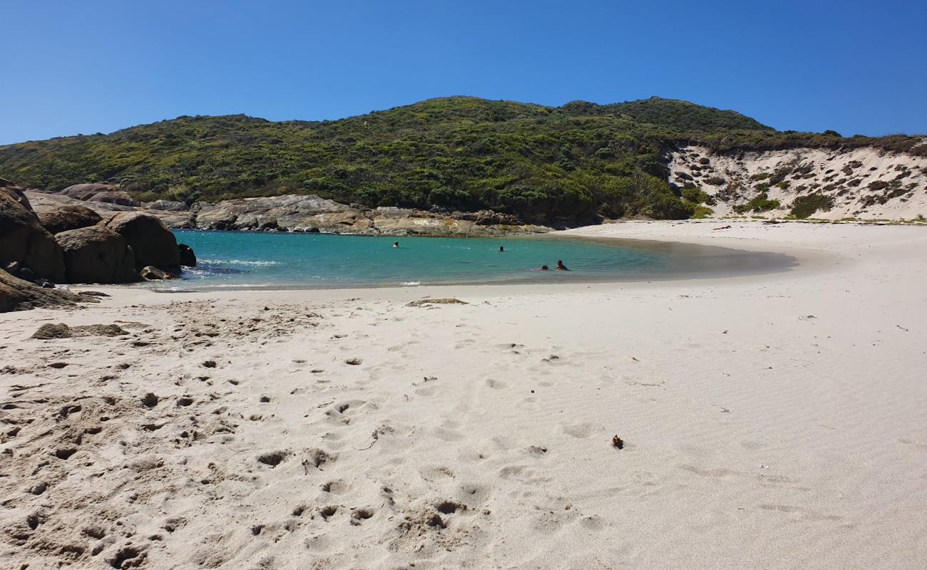 Photo de Lights Beach II avec sable lumineux de surface