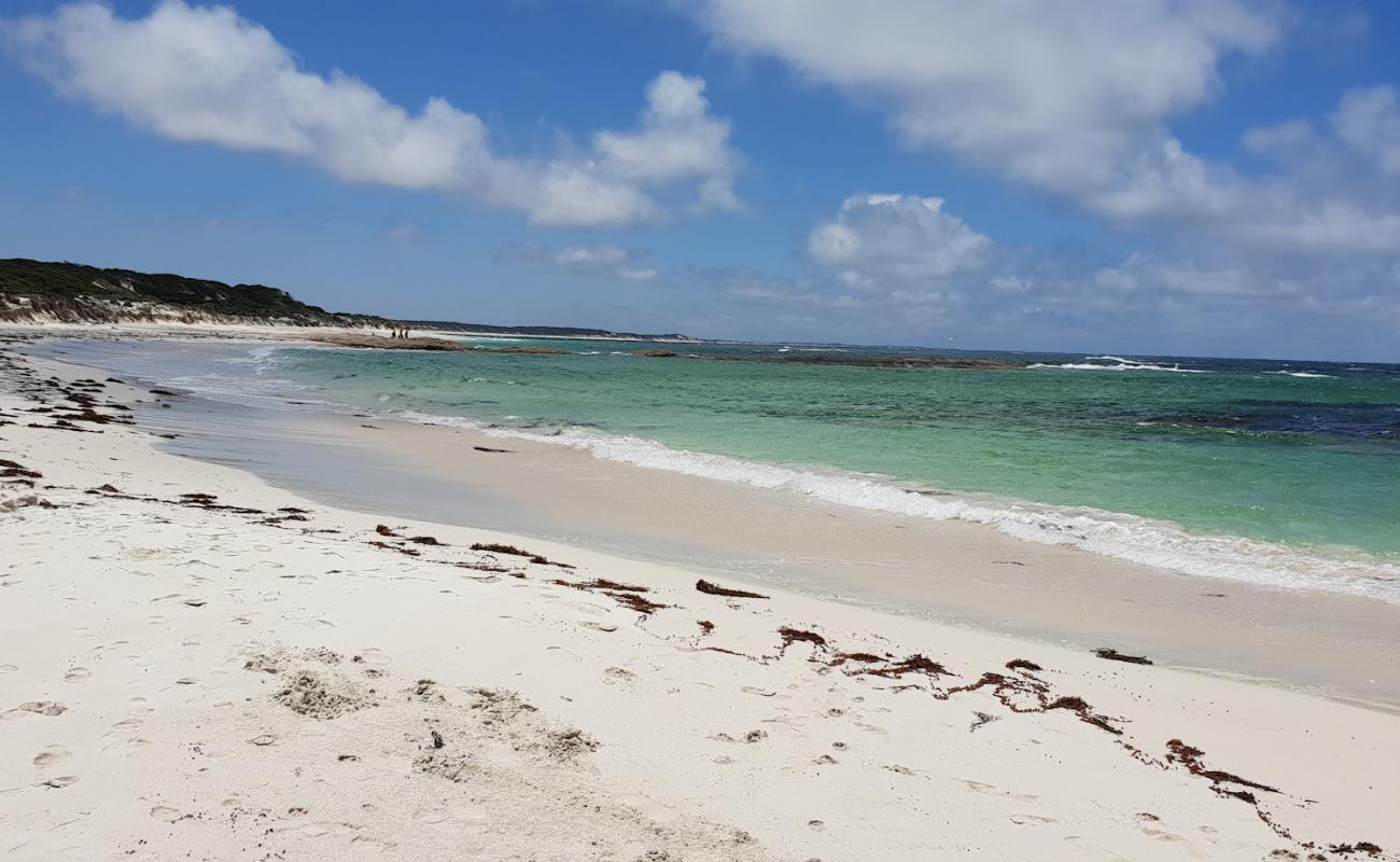 Photo de 2 Mile Beach avec sable lumineux de surface