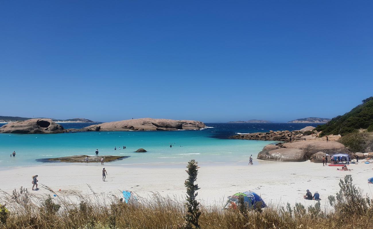 Photo de Twilight Beach avec sable fin blanc de surface