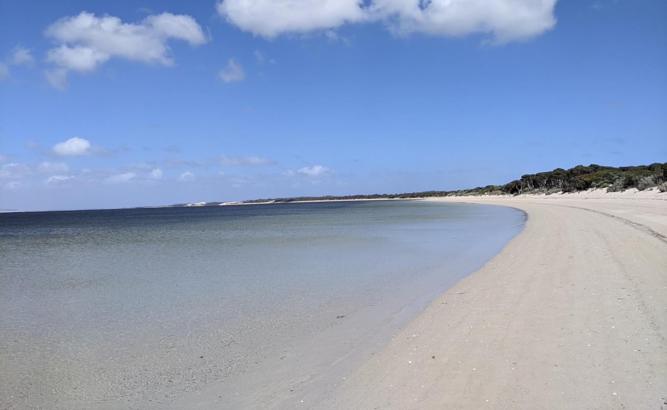 Photo de Morgans Landing Beach avec sable beige de surface
