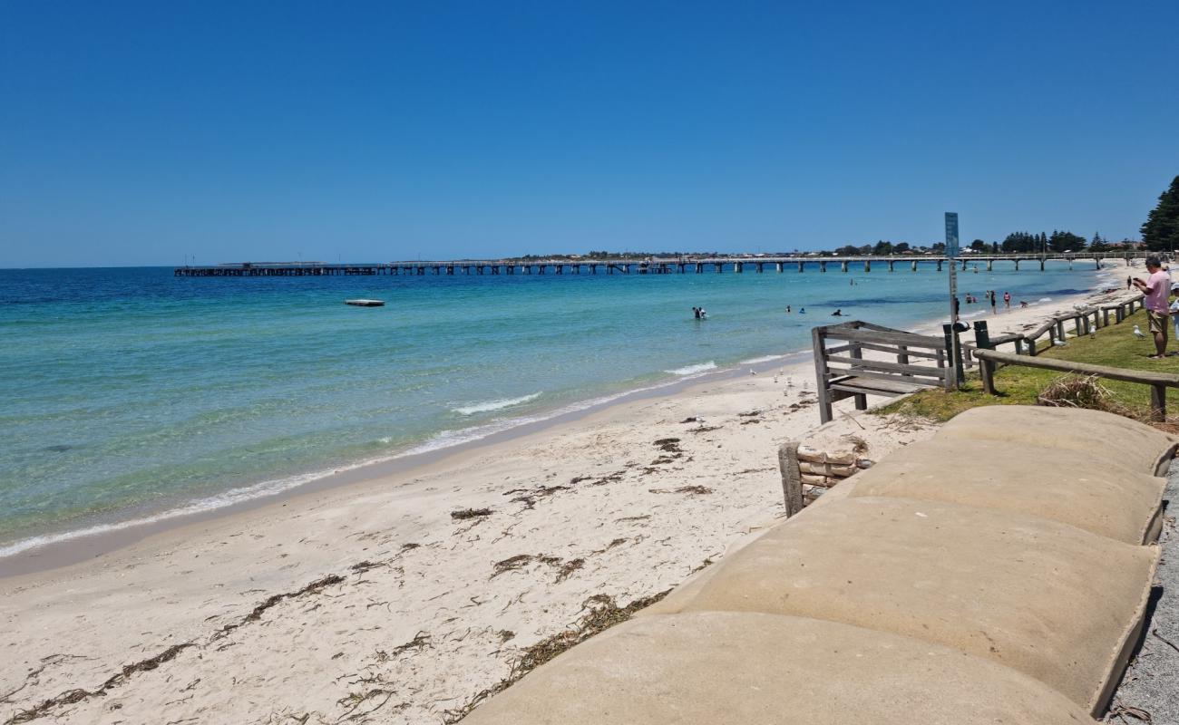Photo de Tumby Bay Jetty avec sable beige de surface
