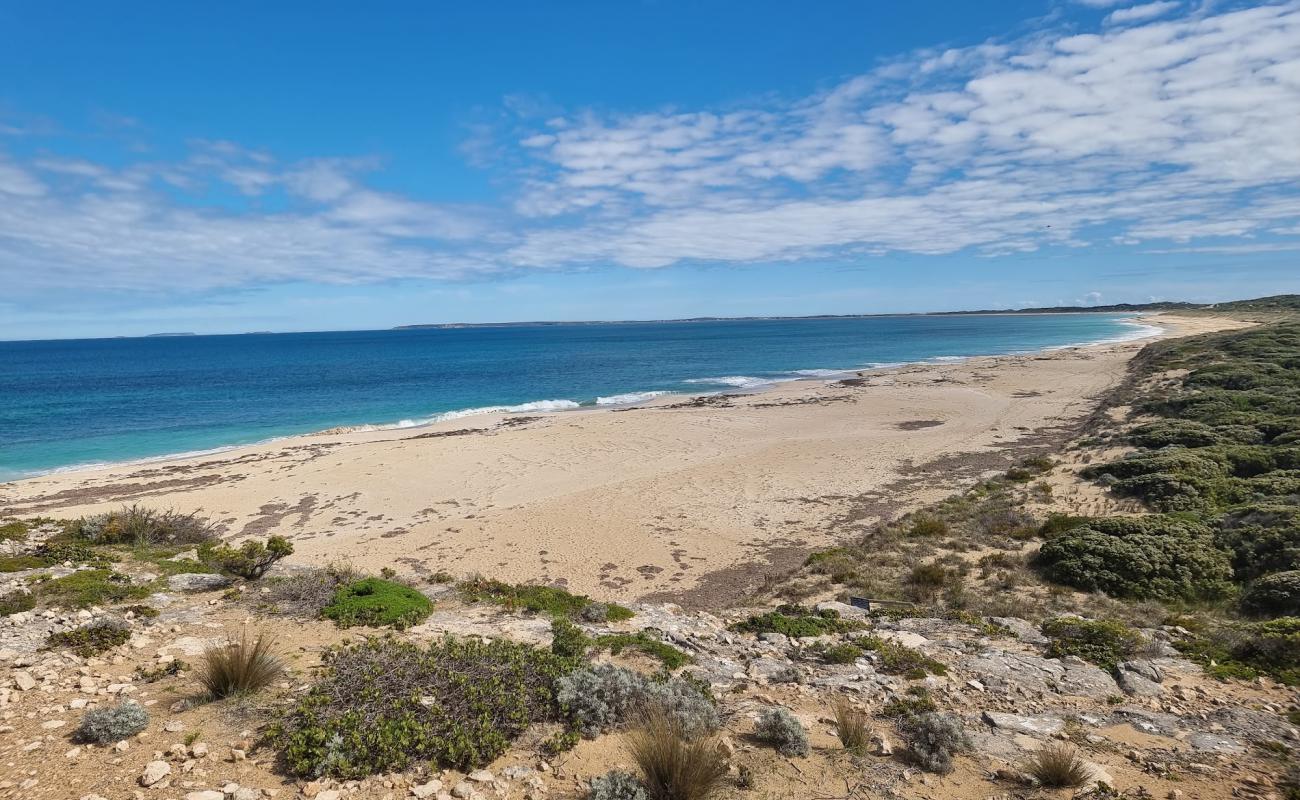 Photo de Ganarabba Beach avec sable beige de surface
