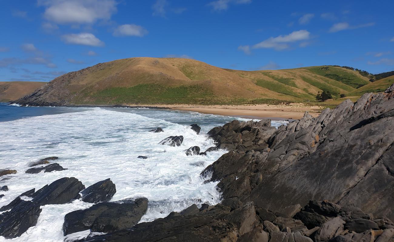 Photo de Balquidder Beach avec sable lumineux de surface