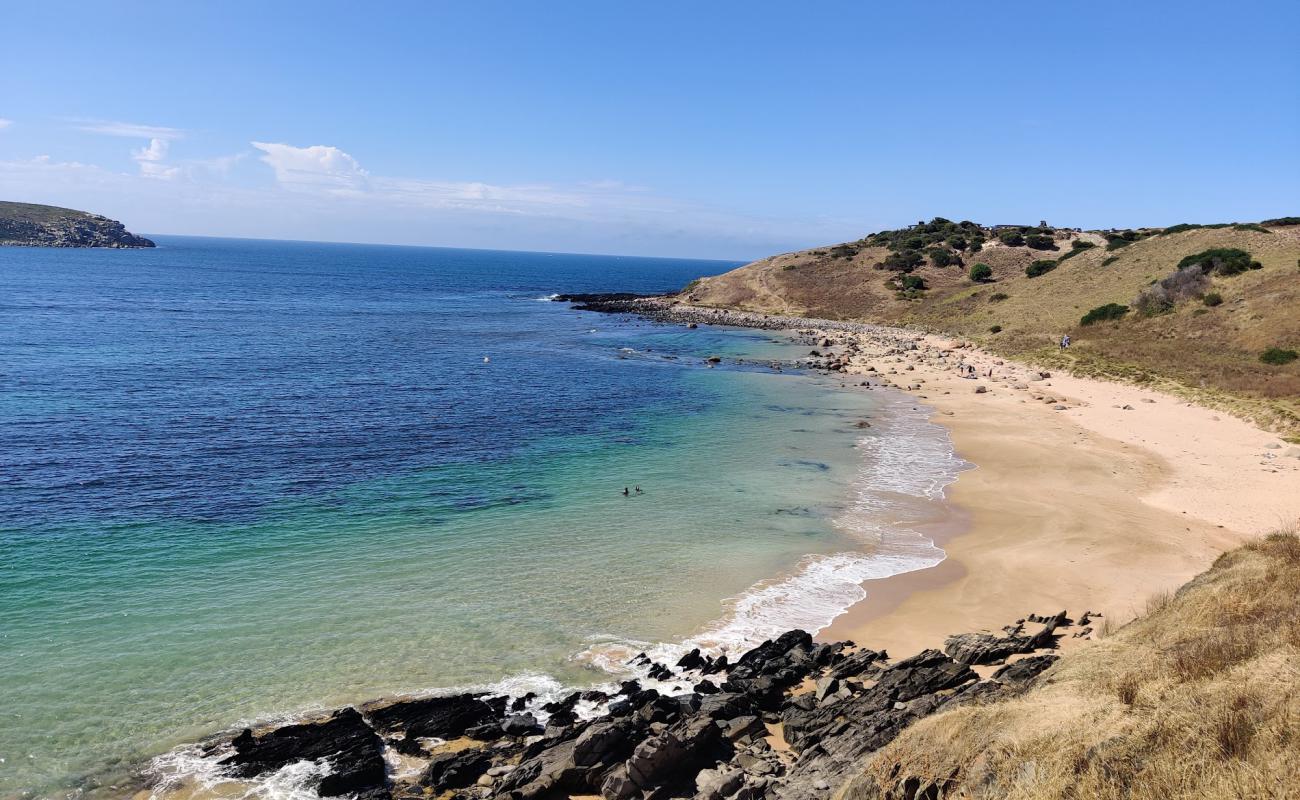 Photo de Kings Beach avec sable beige & pierres de surface