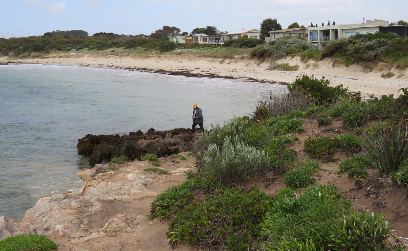 Photo de Hooper Beach avec sable beige de surface