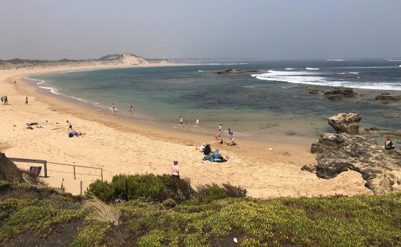 Photo de Peterborough Beach avec sable beige de surface