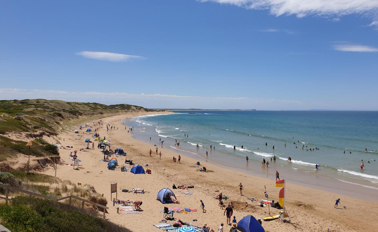 Photo de Bancoora Beach avec sable beige de surface