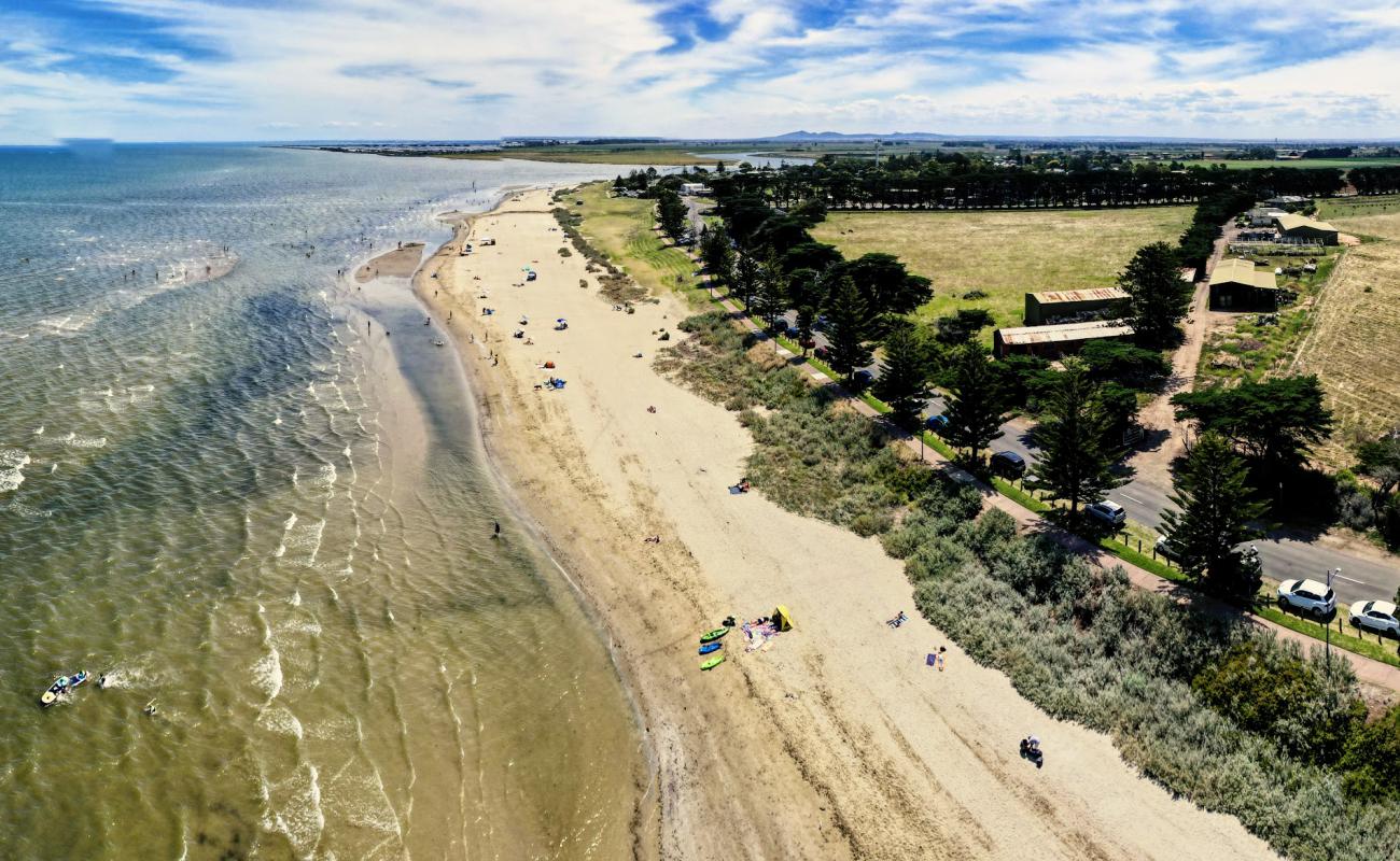 Photo de Werribee South Beach avec sable beige de surface
