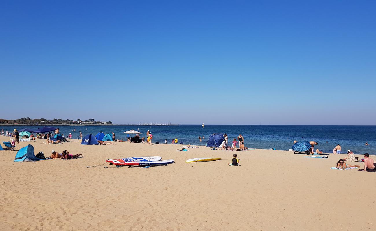 Photo de Elwood Beach avec sable lumineux de surface