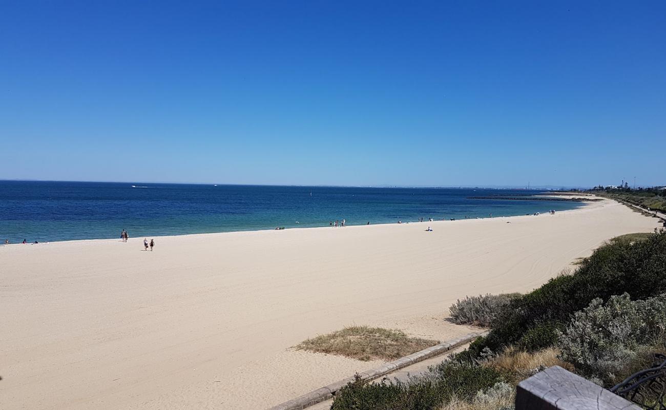 Photo de Hampton Beach avec sable lumineux de surface