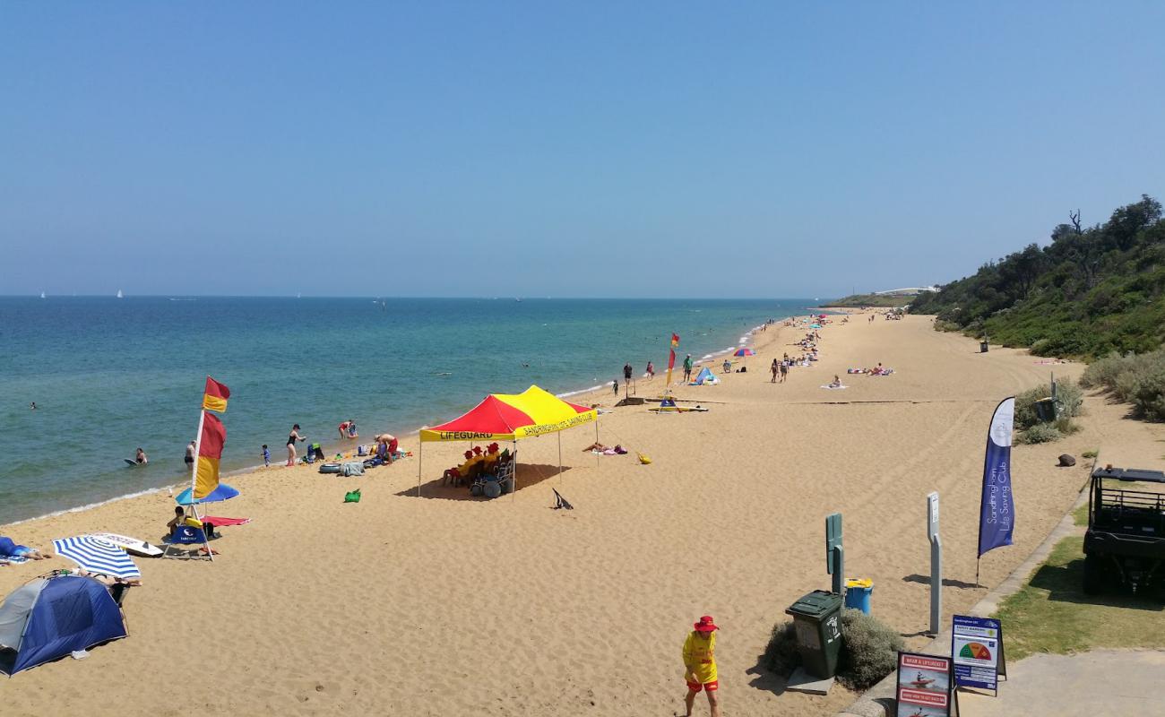 Photo de Sandringham Beach avec sable beige de surface