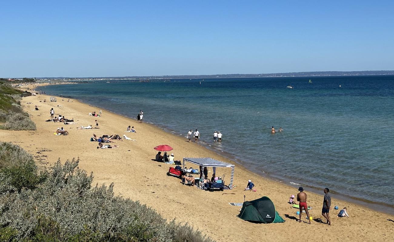 Photo de Mordialloc Beach avec sable lumineux de surface