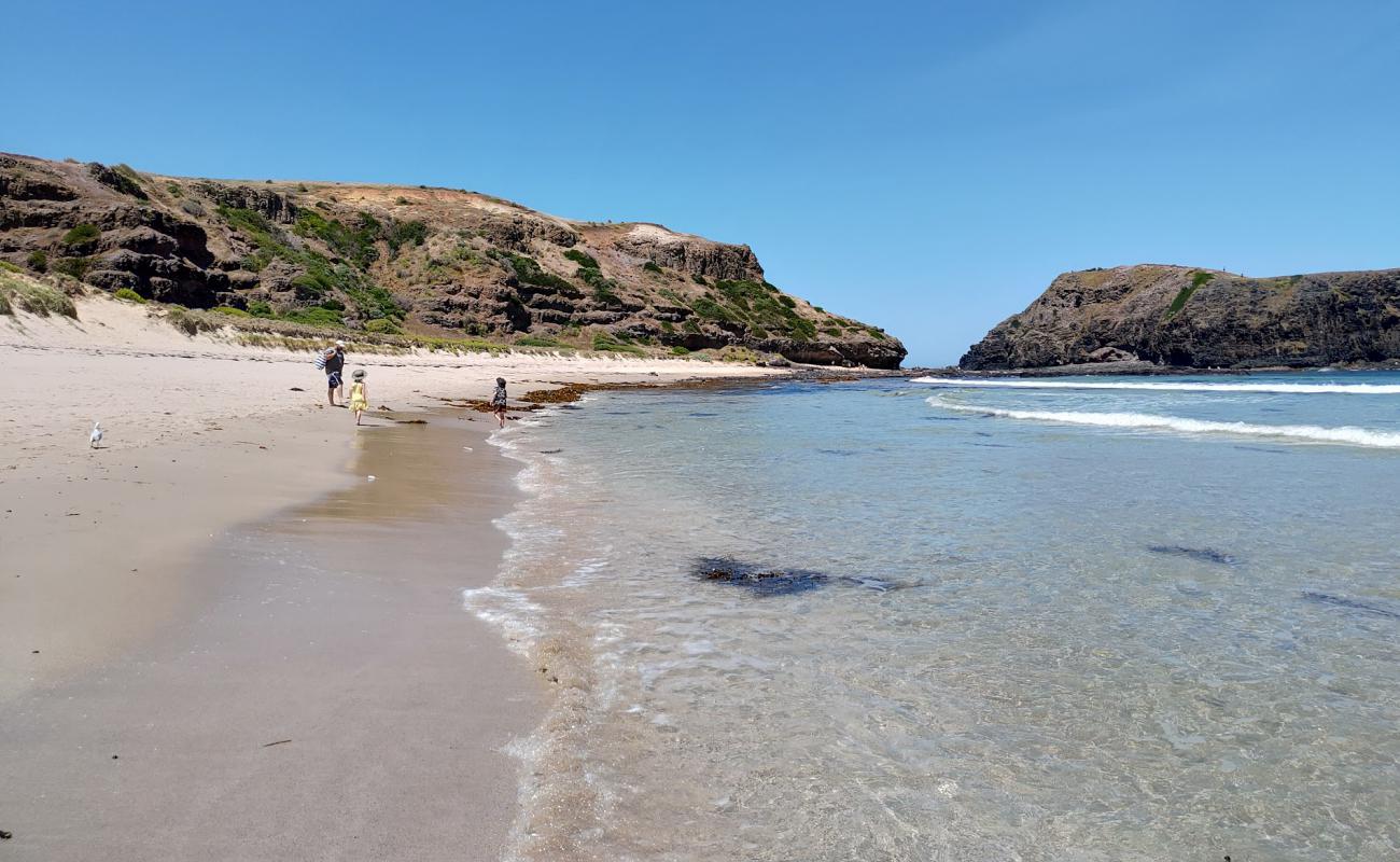 Photo de Bushrangers Bay avec sable beige de surface