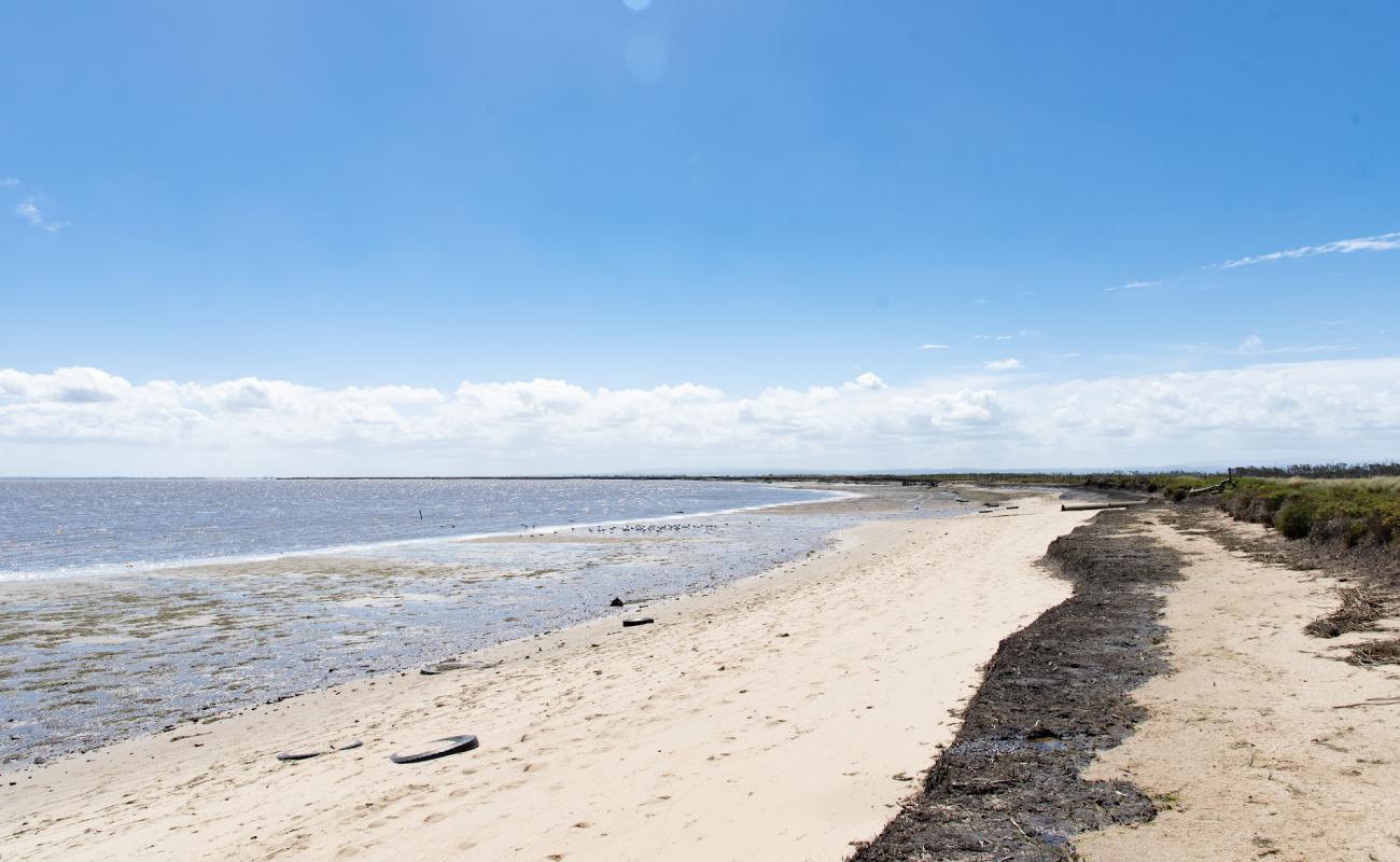 Photo de Lang Lang Beach avec sable beige de surface
