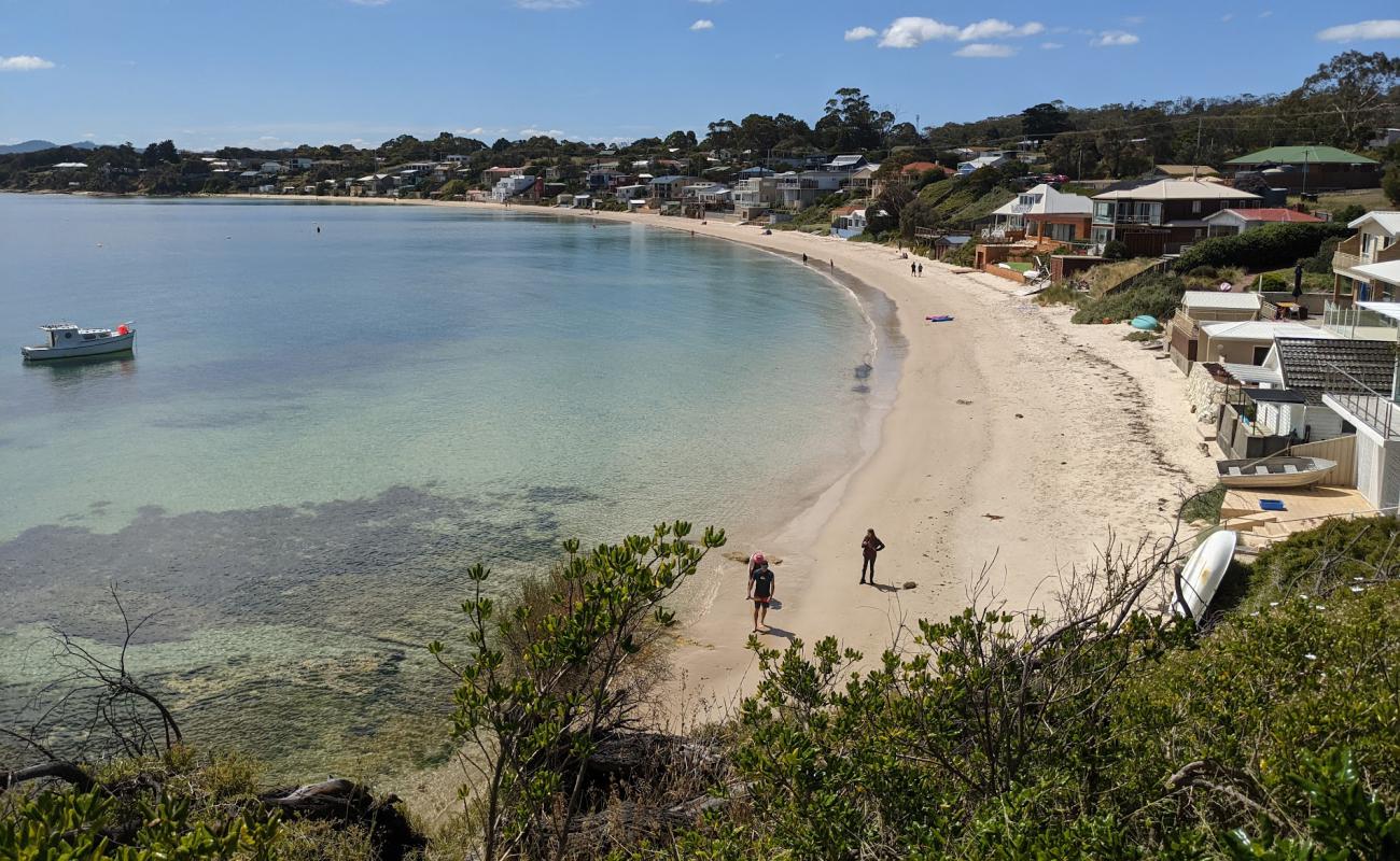 Photo de Opossum Bay Beach avec sable lumineux de surface