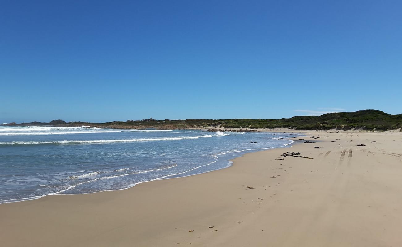 Photo de Lighthouse Beach avec sable beige & pierres de surface