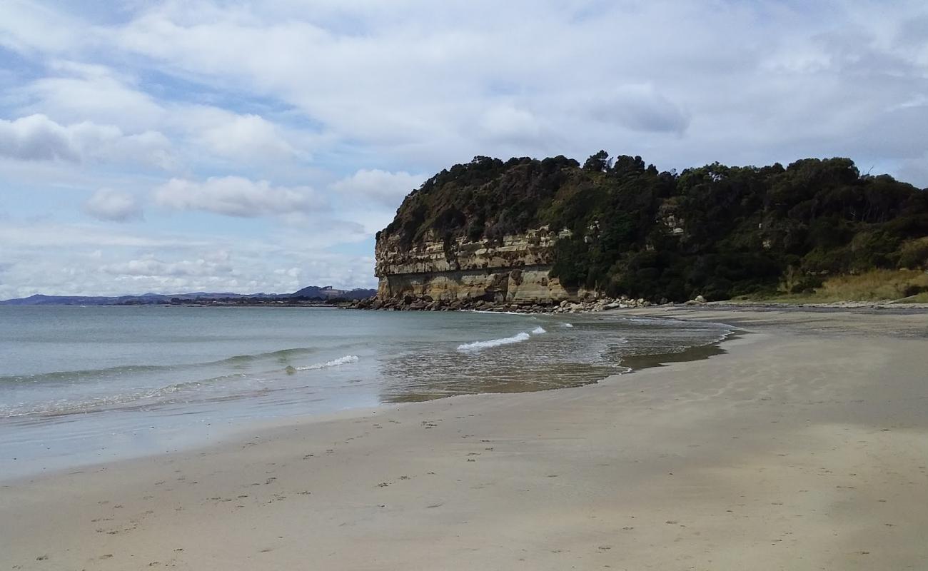 Photo de Fossil Bluff Beach avec sable beige & pierres de surface