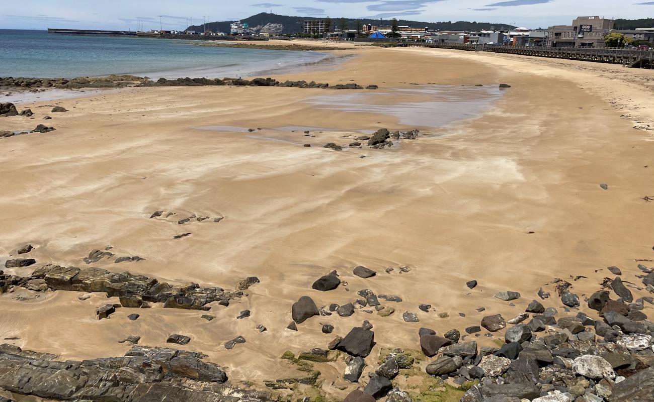 Photo de Burnie Waterfront, West Beach avec sable lumineux de surface