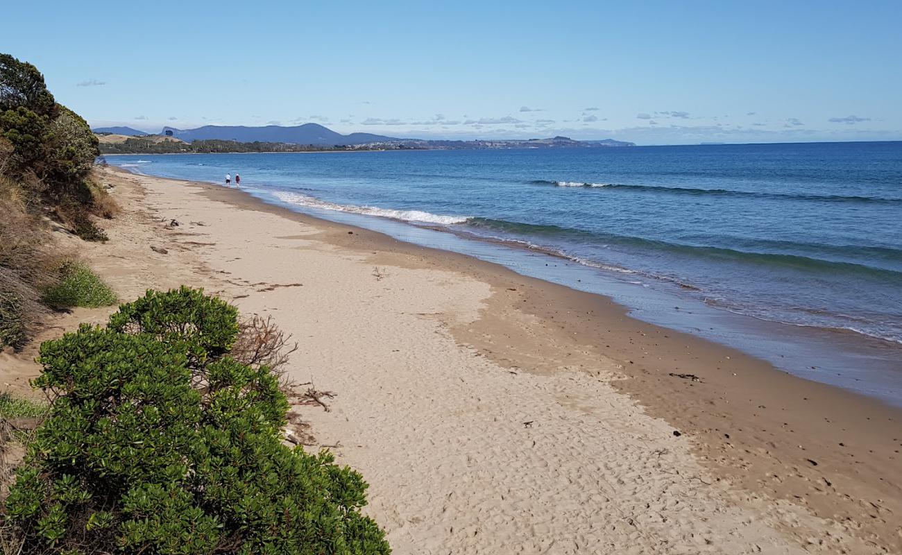 Photo de Turners Beach avec sable clair avec caillou de surface