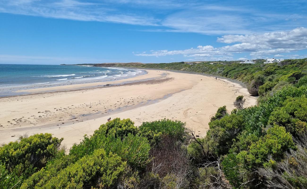 Photo de Bellbuoy Beach avec sable beige de surface