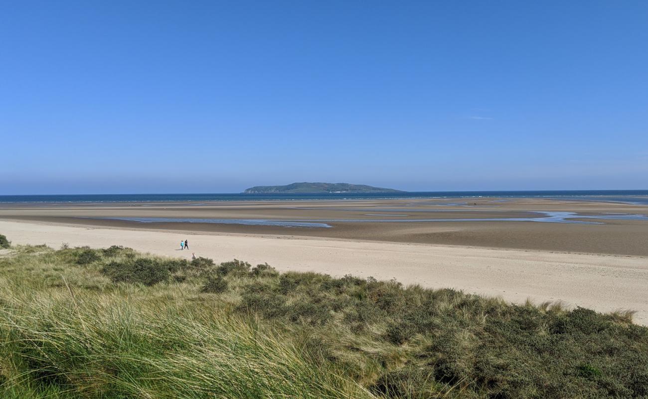 Photo de Fingal Bay Beach avec sable lumineux de surface