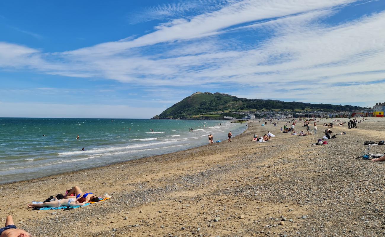 Photo de Bray Beach avec caillou gris de surface