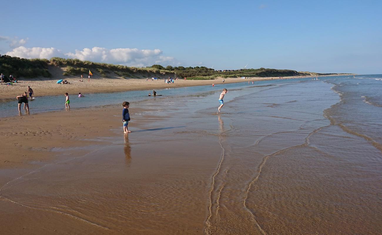 Photo de Morriscastle Beach avec sable lumineux de surface