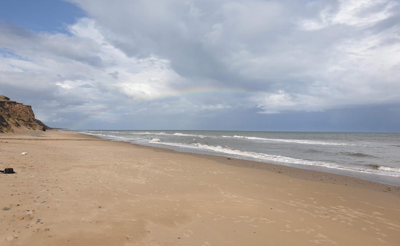 Photo de Tinnaberna Beach avec sable clair avec caillou de surface