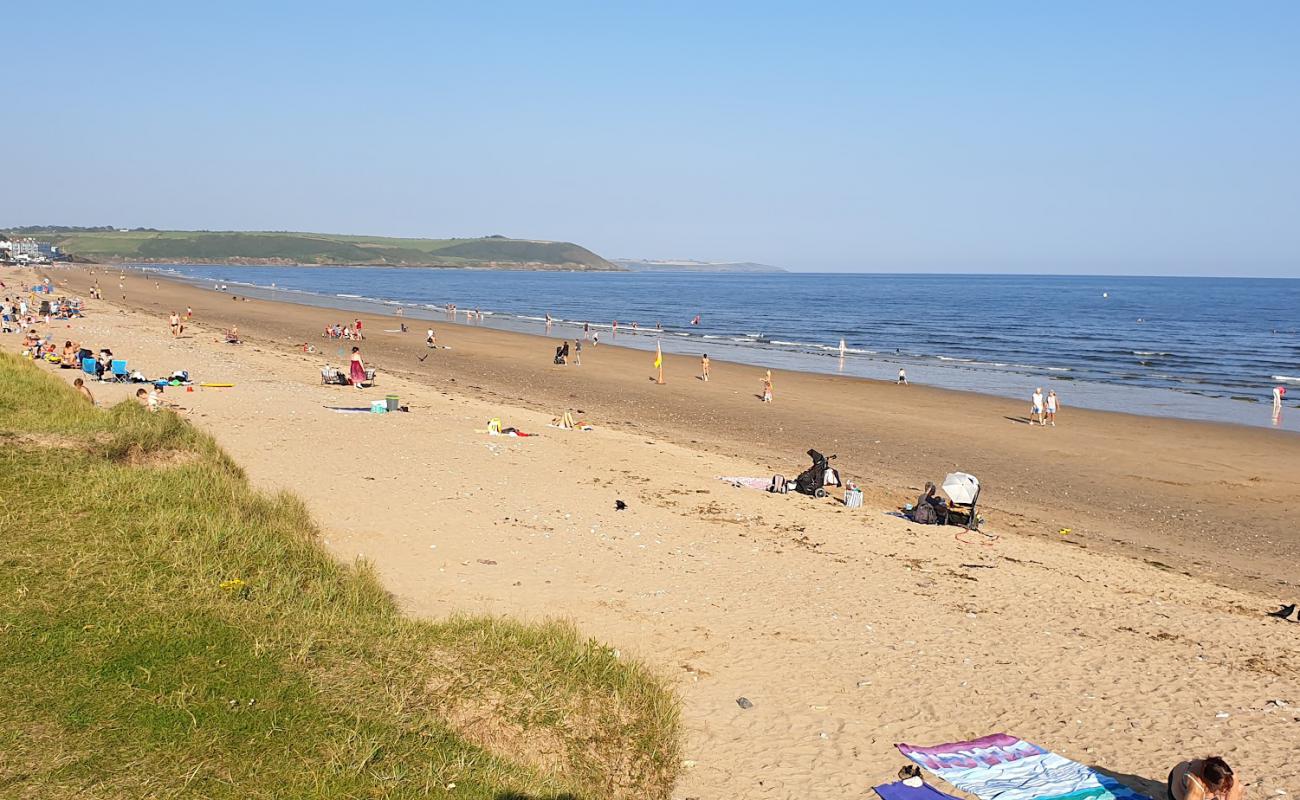 Photo de Youghal Beach avec sable clair avec caillou de surface