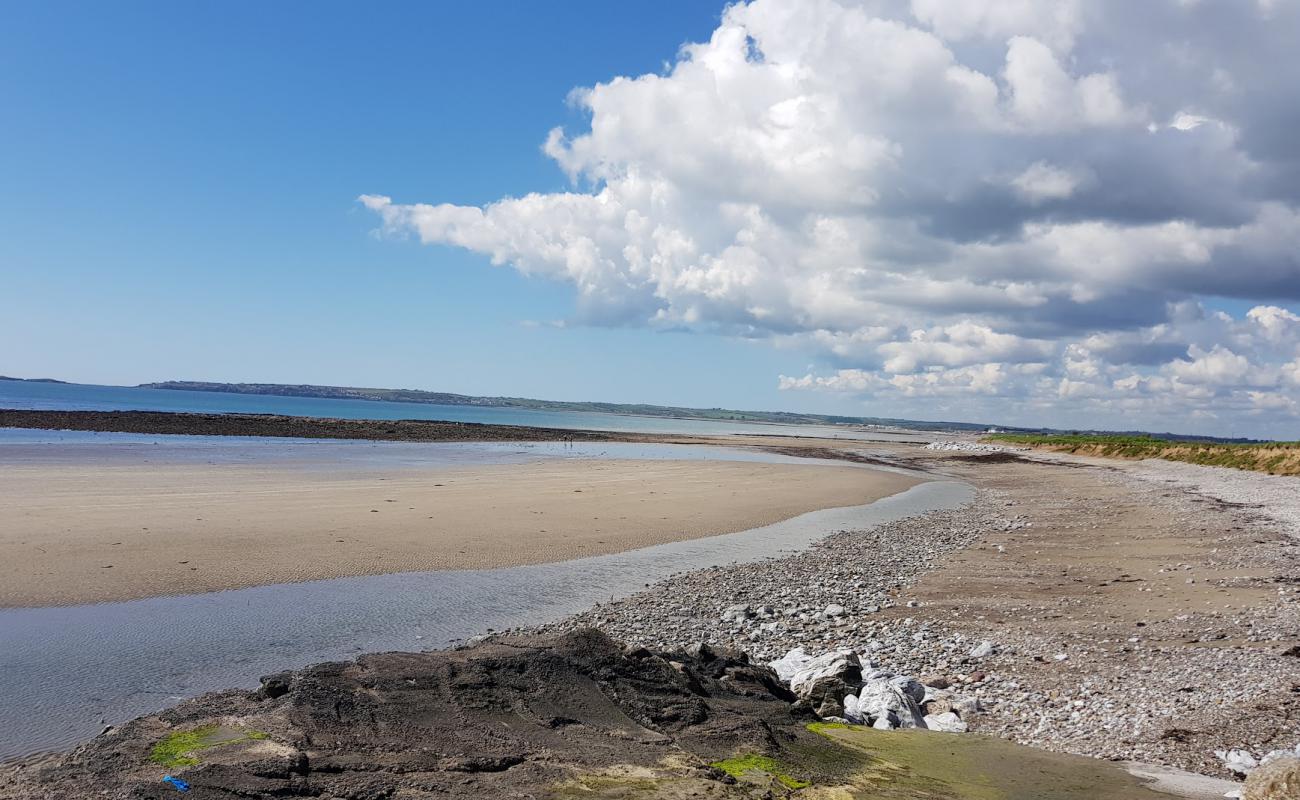Photo de Ballycrennane Beach avec sable beige & galets de surface