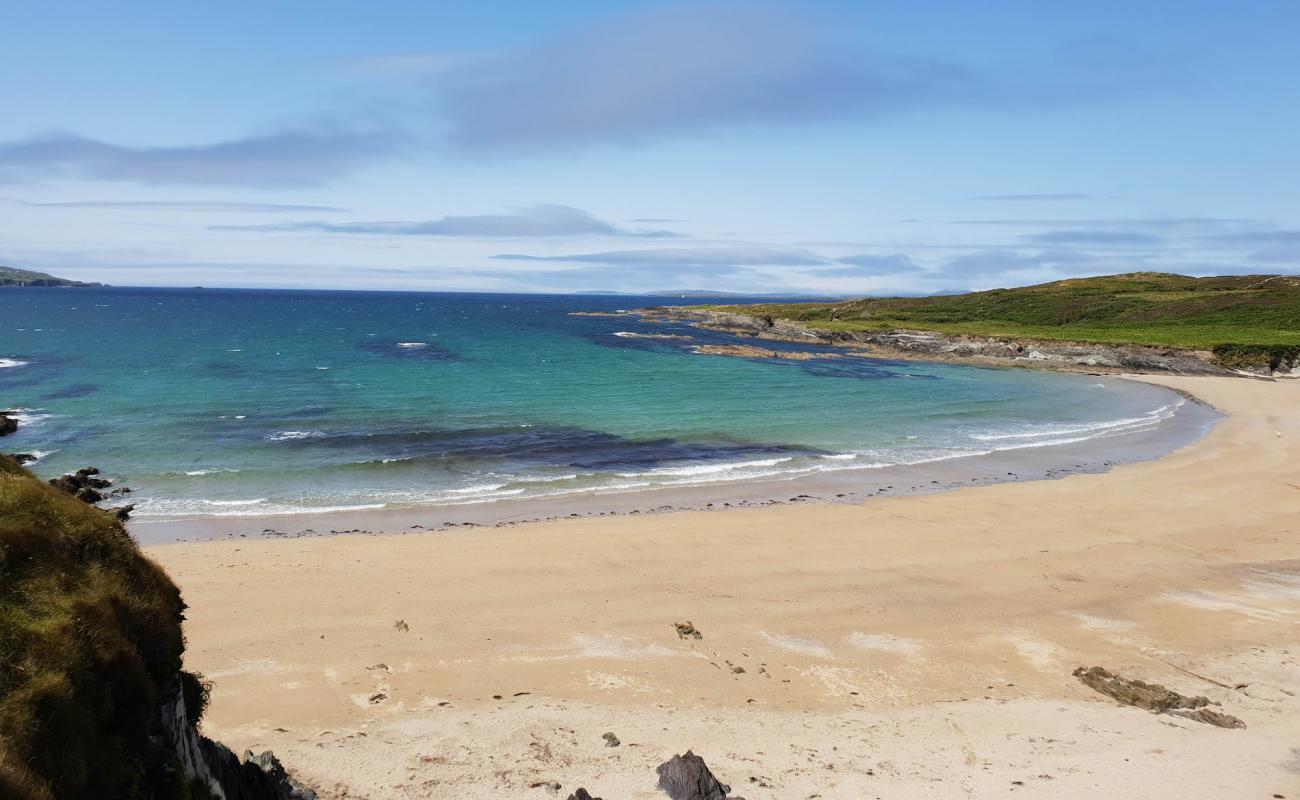 Photo de Silver Beach avec sable lumineux de surface