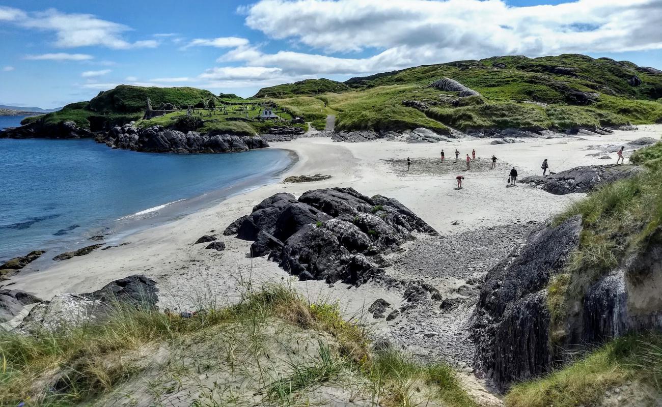 Photo de Derrynane Beach avec sable beige de surface