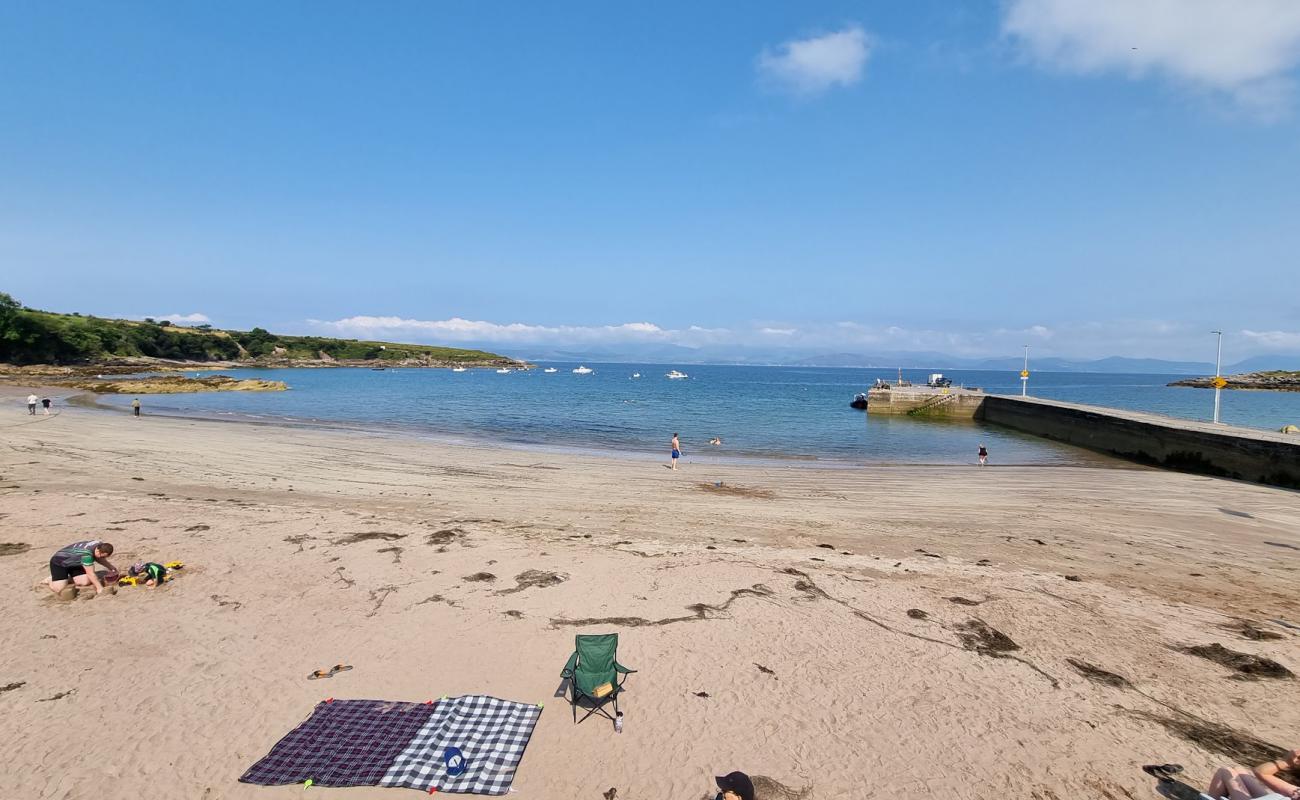 Photo de Kells Bay Beach avec sable lumineux de surface