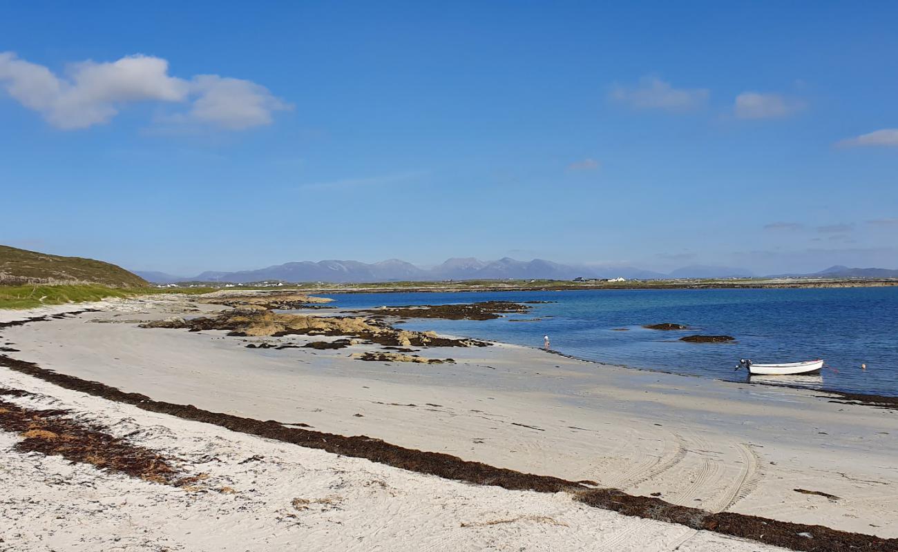 Photo de Bunowen Beach avec sable lumineux de surface