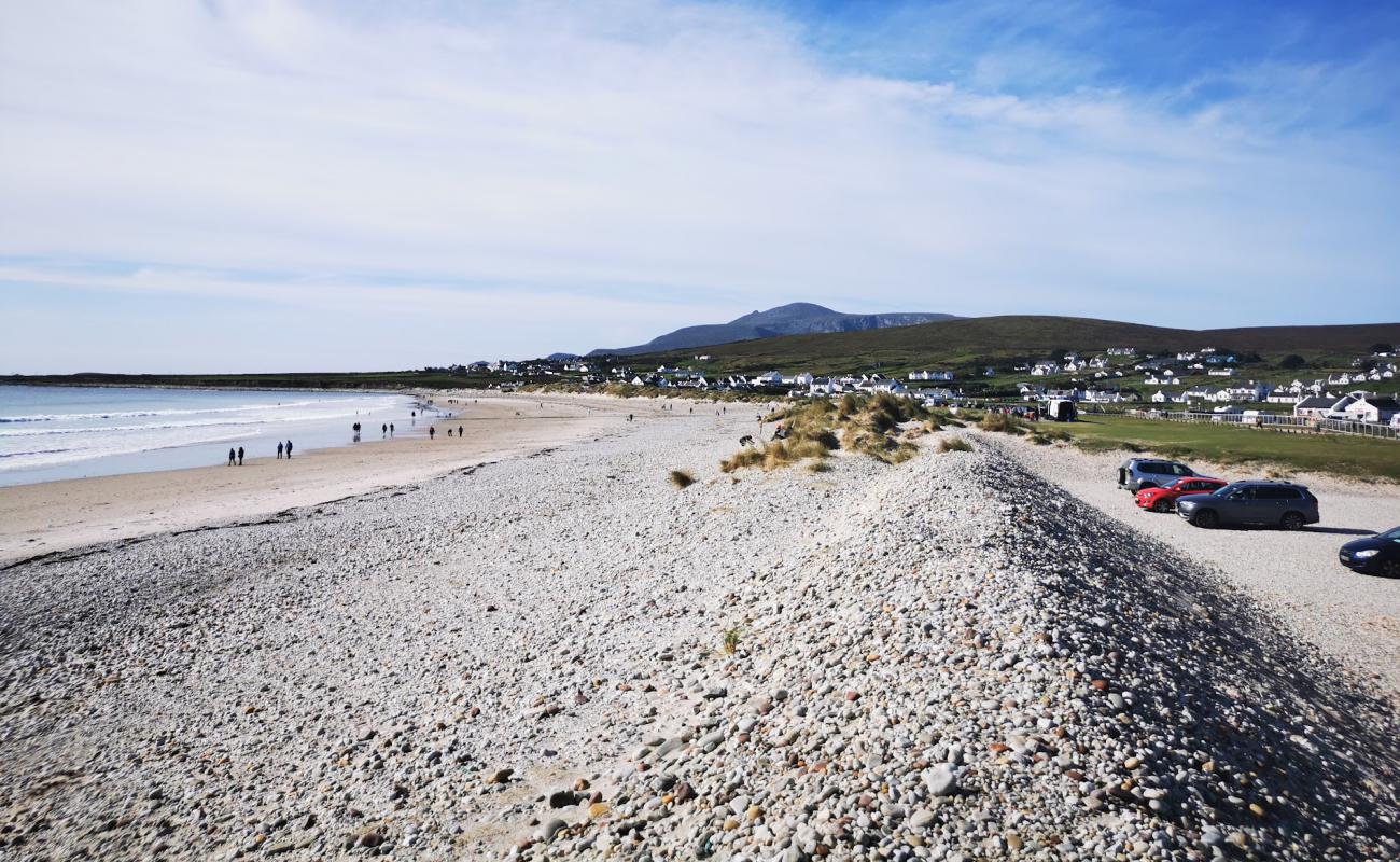 Photo de Keel Beach avec sable clair avec caillou de surface