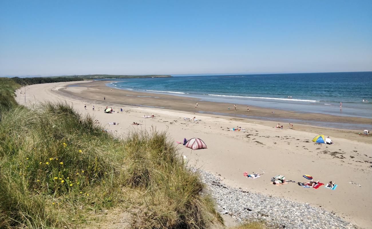 Photo de Dunmoran Beach avec sable lumineux de surface