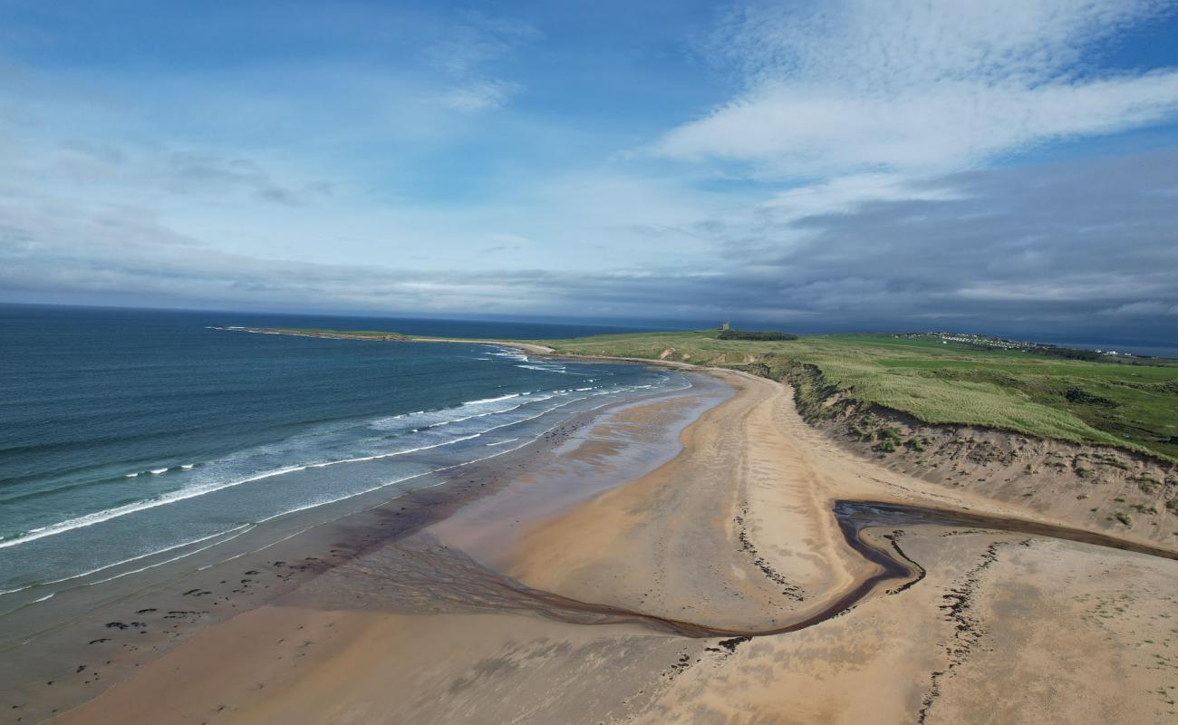 Photo de Trawalua Beach avec sable lumineux de surface