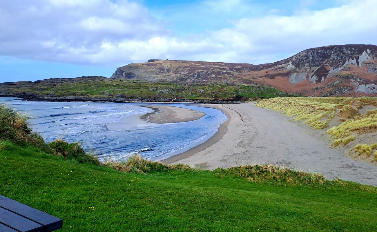 Photo de Glencolumbkille Beach avec sable beige de surface