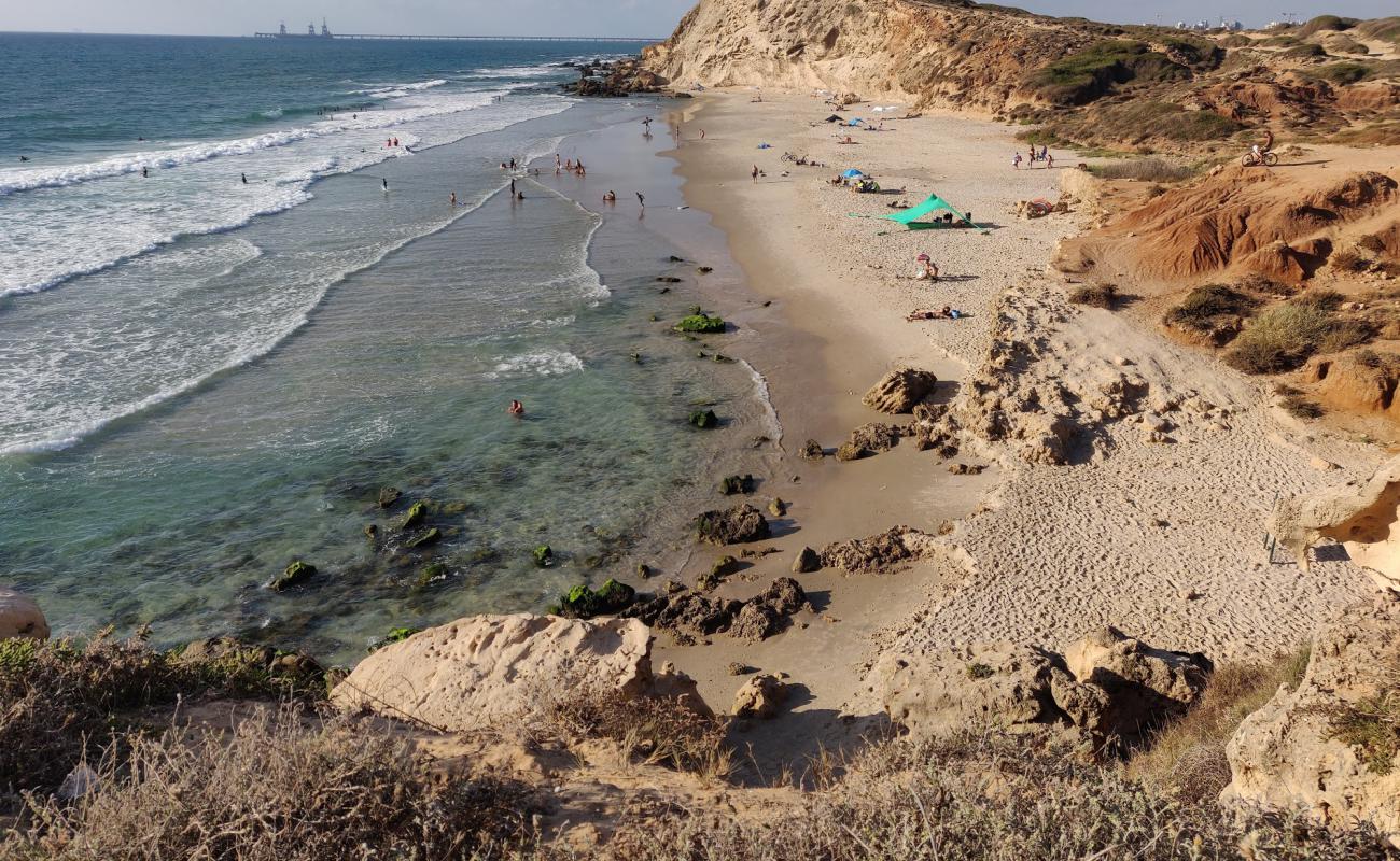Photo de Gedor Sea beach avec sable beige de surface