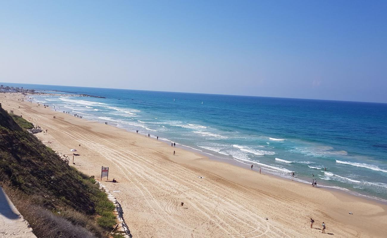 Photo de Tamnoon beach avec sable fin et lumineux de surface