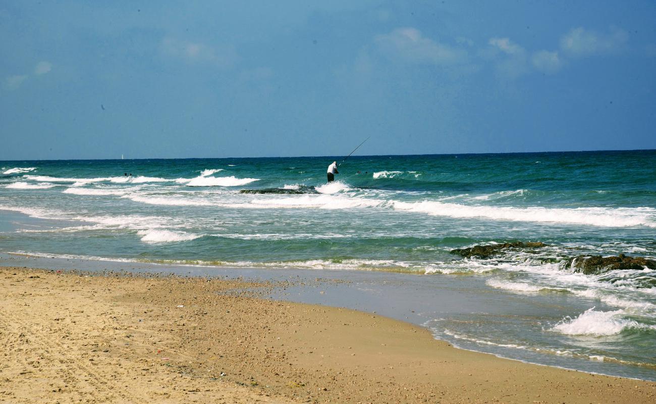 Photo de Ga'ash beach avec sable lumineux de surface