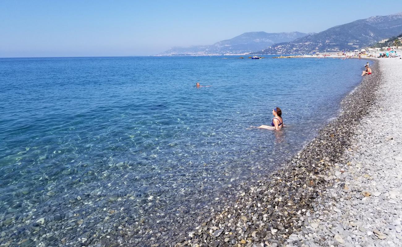 Photo de Spiaggia Ventimiglia avec caillou gris de surface