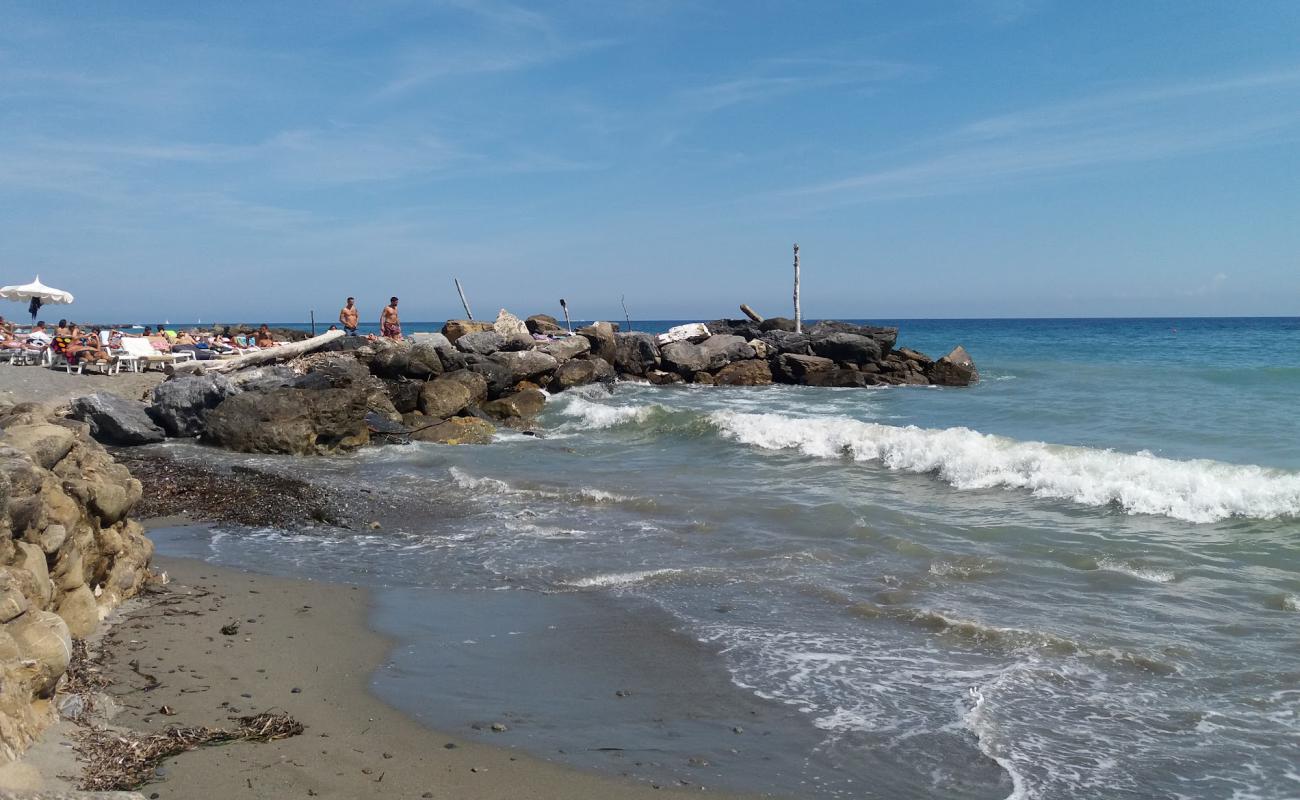 Photo de CalApollo avec sable gris de surface