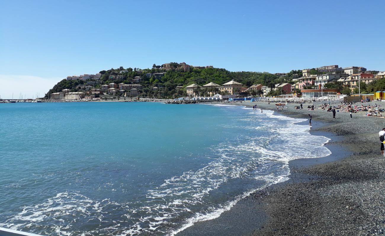 Photo de Spiaggia di Arenzano avec sable noir avec caillou de surface