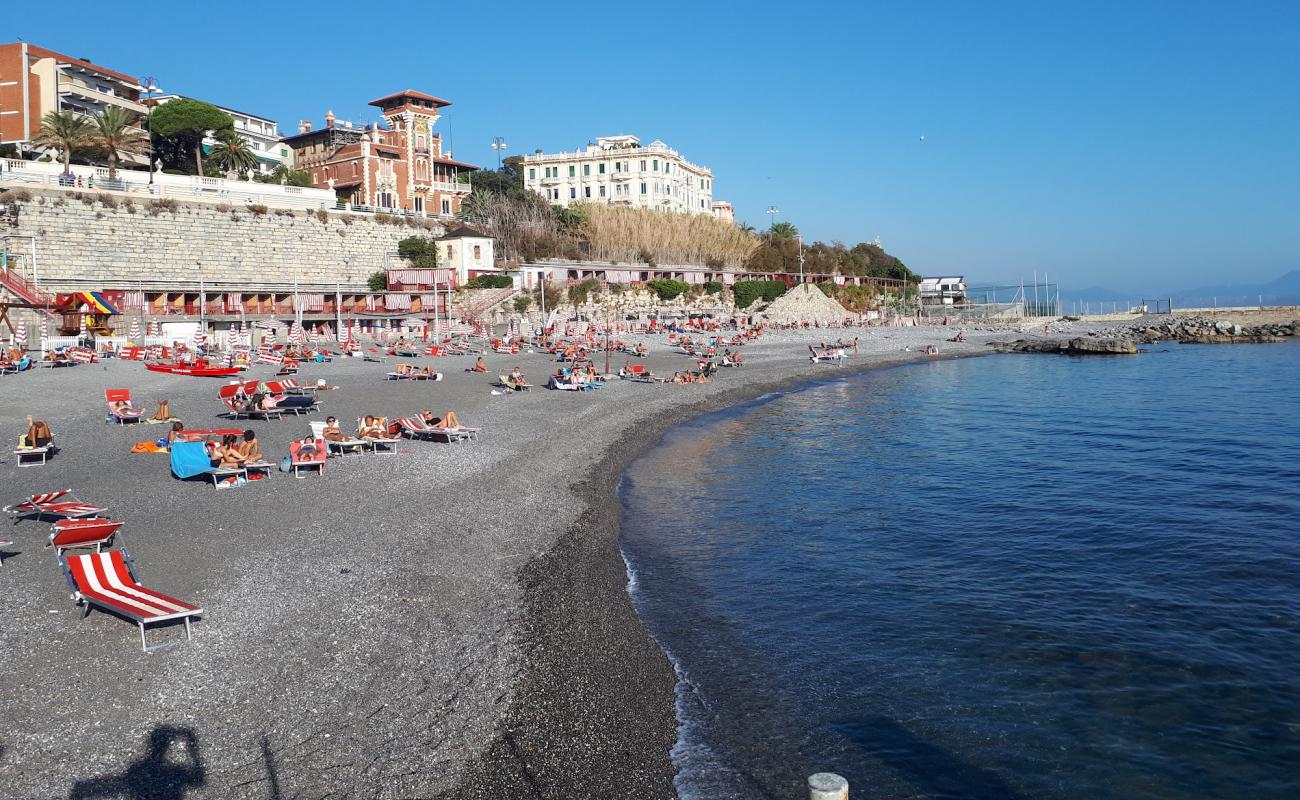 Photo de Bagni St. nazaro avec caillou fin brun de surface