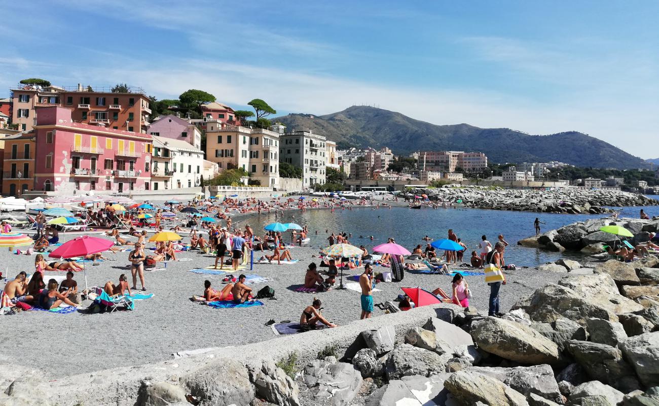 Photo de Plage de Boccadasse avec caillou fin gris de surface