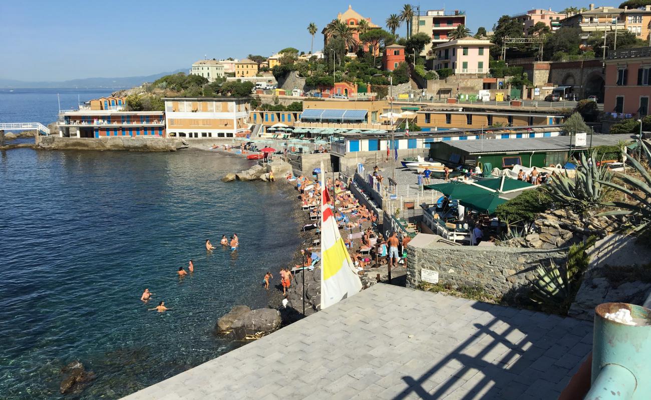 Photo de Spiaggia Quartara avec caillou gris de surface