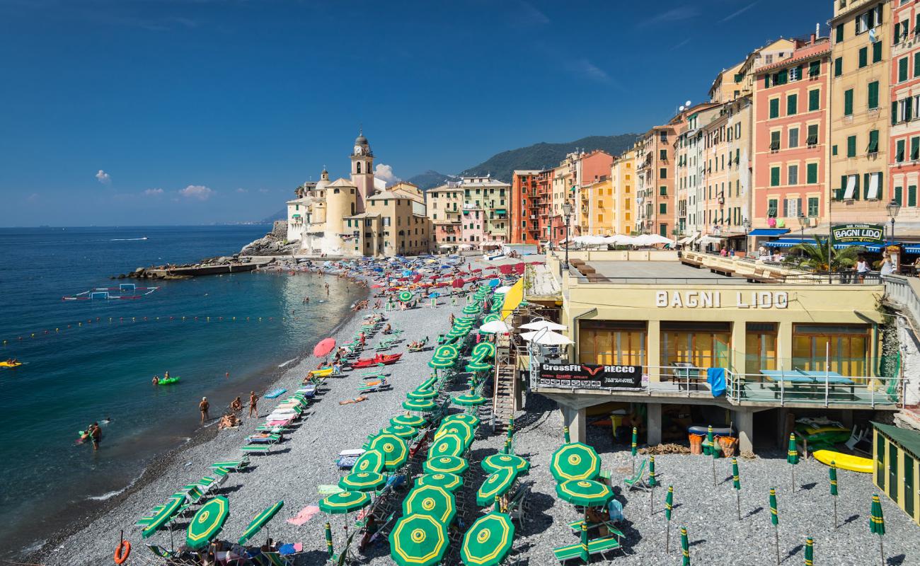 Photo de Camogli beach avec caillou fin gris de surface