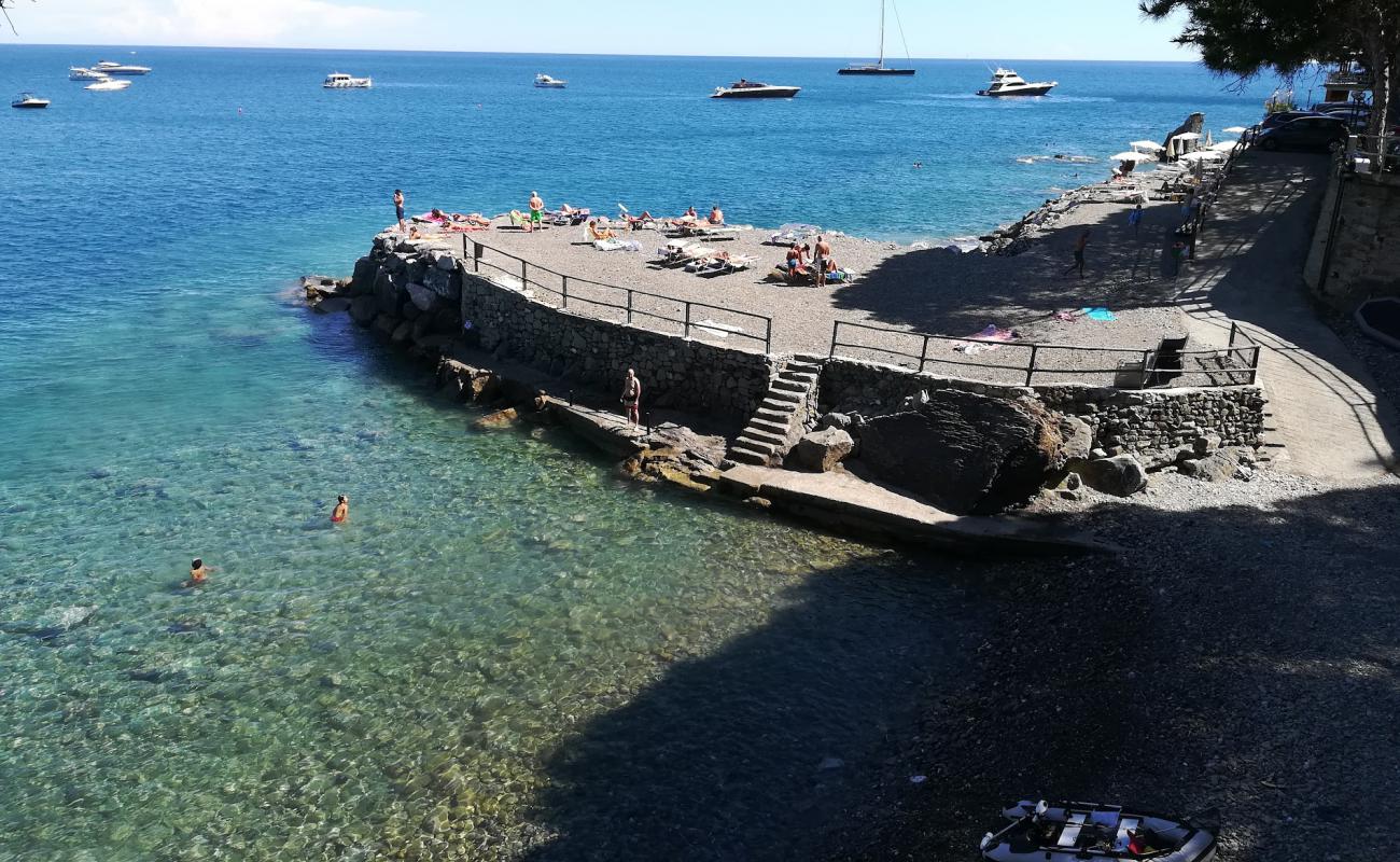 Photo de Spiaggia Riva Trigoso avec caillou fin brun de surface